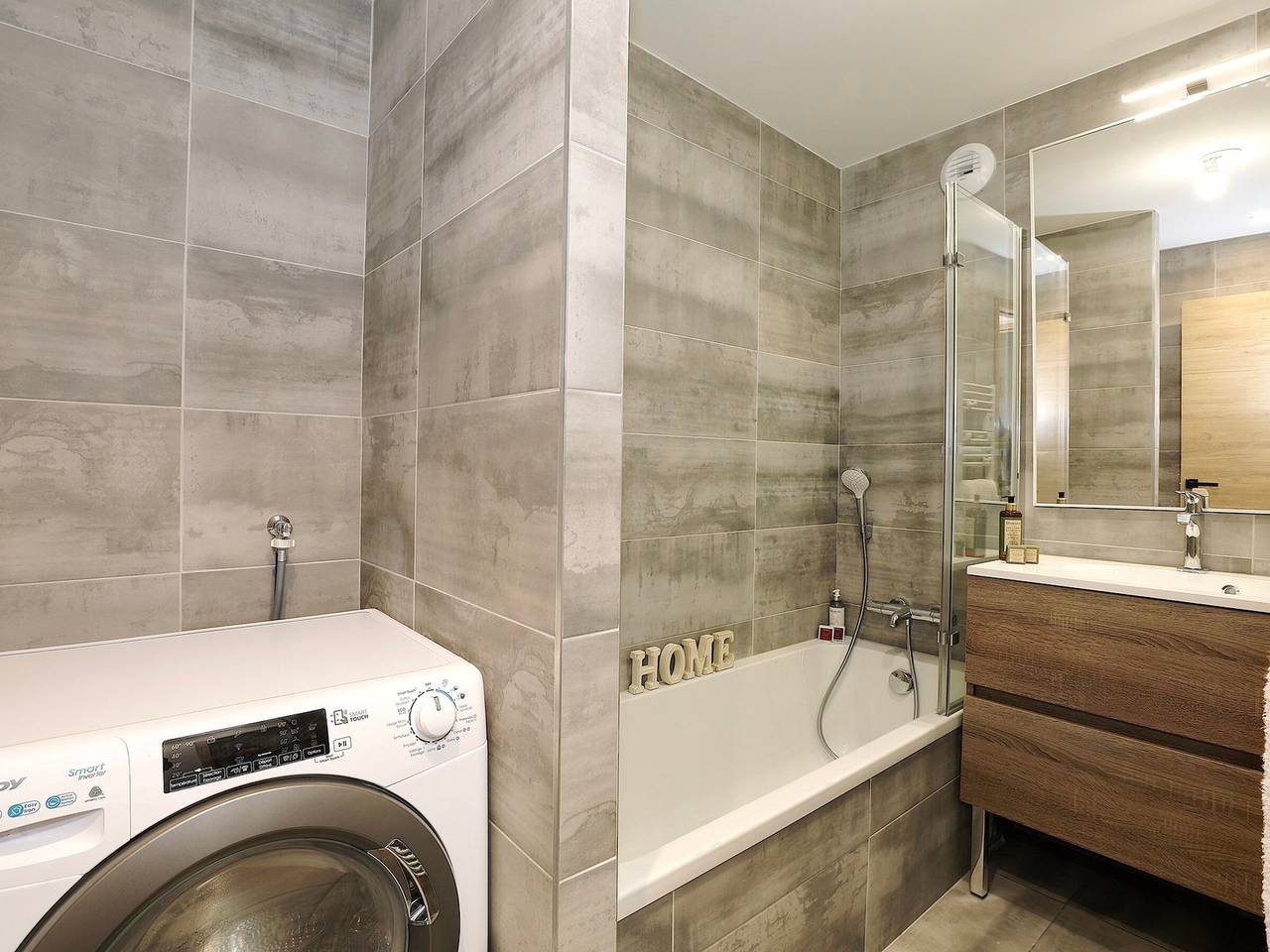 Apartamento entero, Nuevo a pie de pista, 3 habitaciones con Wifi y parking in Courchevel 1650 (Moriond), Saint-Bon-Tarentaise