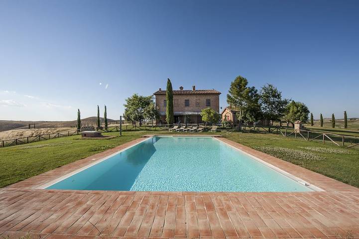 Agriturismo per 6 persone, con giardino e sauna nonché idromassaggio in Monteroni d'Arbia