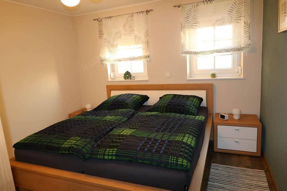 Geheel appartement, Ferienwohnung Am Pfaffenderbach - 5-bett-ferienwohnung, Dusche/wc, 2 Schlafräume in Ralingen, Landkreis Trier-Saarburg