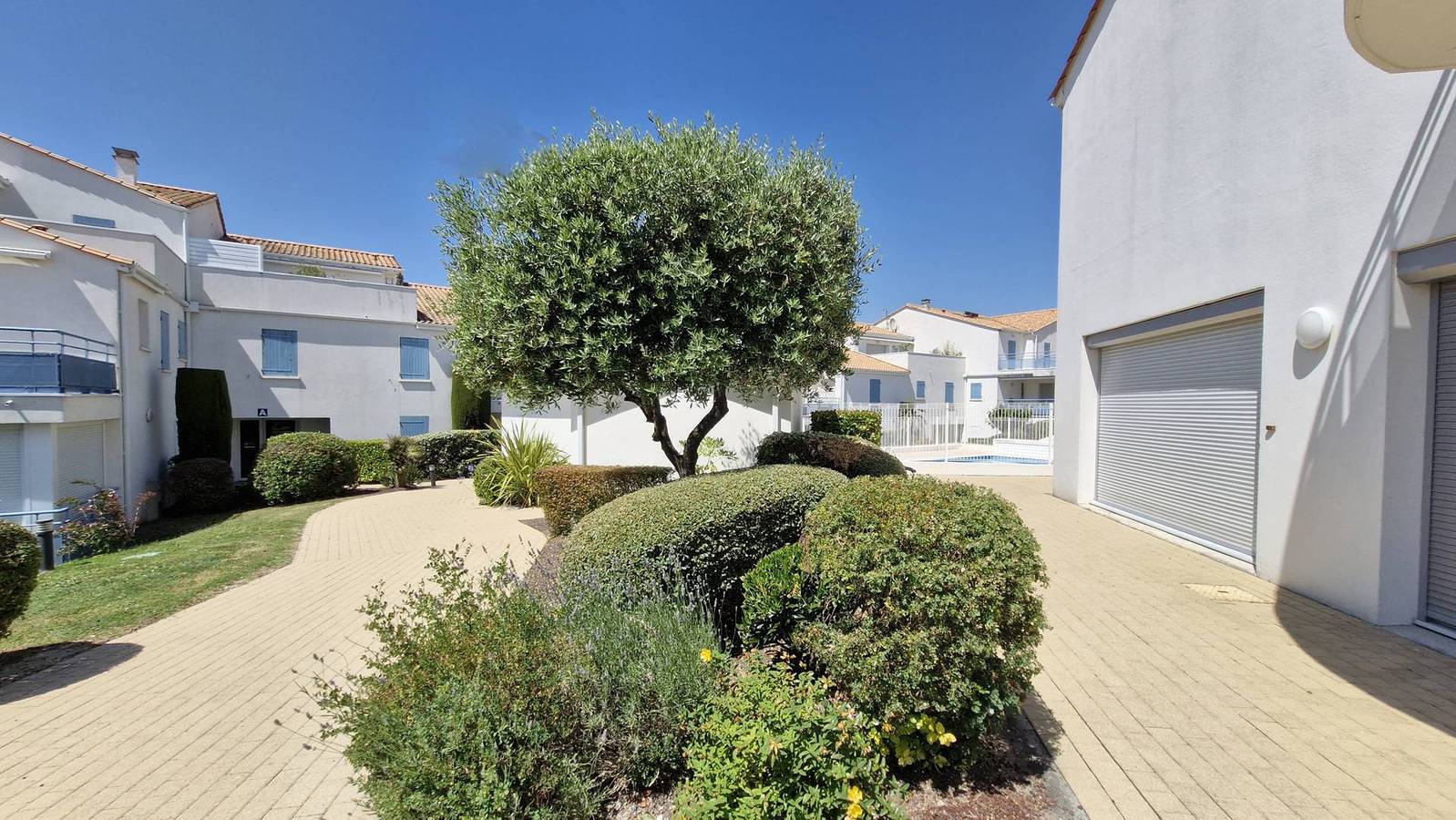 Entire holiday apartment, Vaux sur Mer - Les Jardins D'Agathe - Semi-Detached Villa - central market on foot in Vaux-sur-Mer, Côte de Beauté