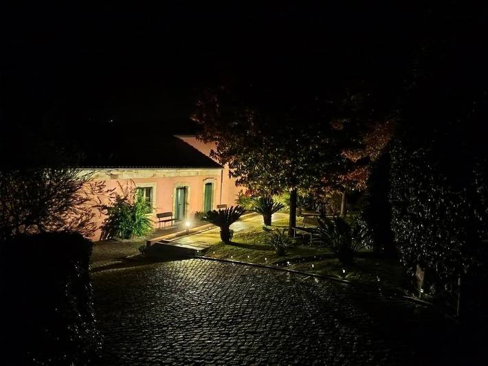 Location de vacances pour 2 personnes, avec jardin et piscine ainsi que vue et balcon dans Mesão Frio - 2