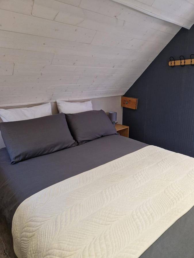 Location de vacances pour 4 personnes, avec Terrasse ainsi que Vue et Vue sur le lac à Caumont-l'Éventé - 3