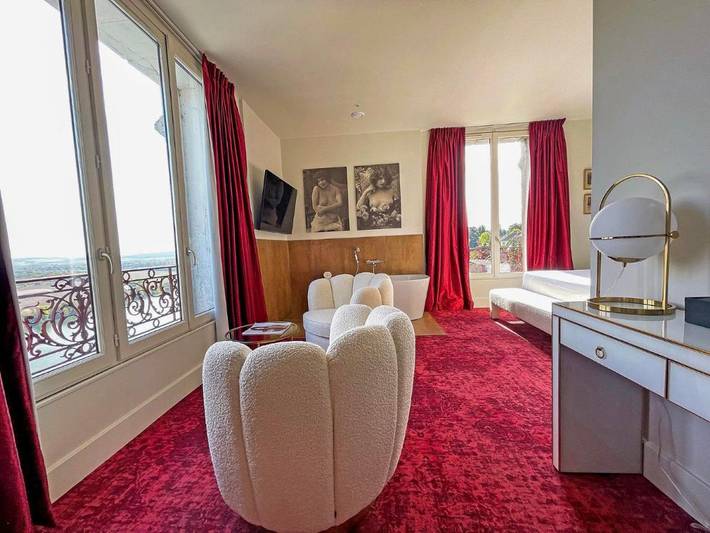 Hôtel pour 2 personnes, avec jacuzzi et sauna ainsi que jardin et piscine
