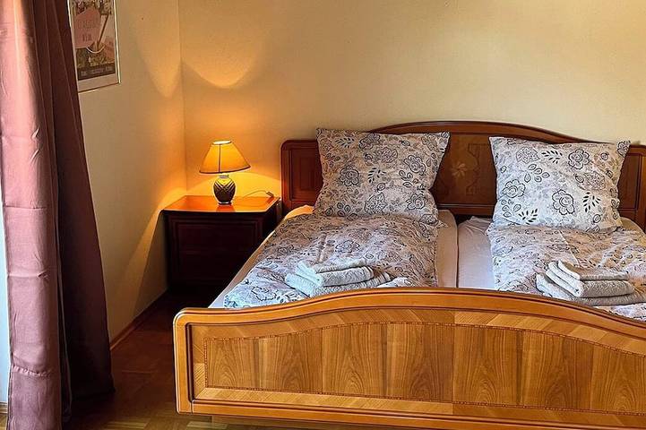 Ganze Wohnung, Gemütliche, 1-Zimmer-Wohnung mit großem Balkon und Bergblick im Voralpenland in Bad Aibling, Landkreis Rosenheim