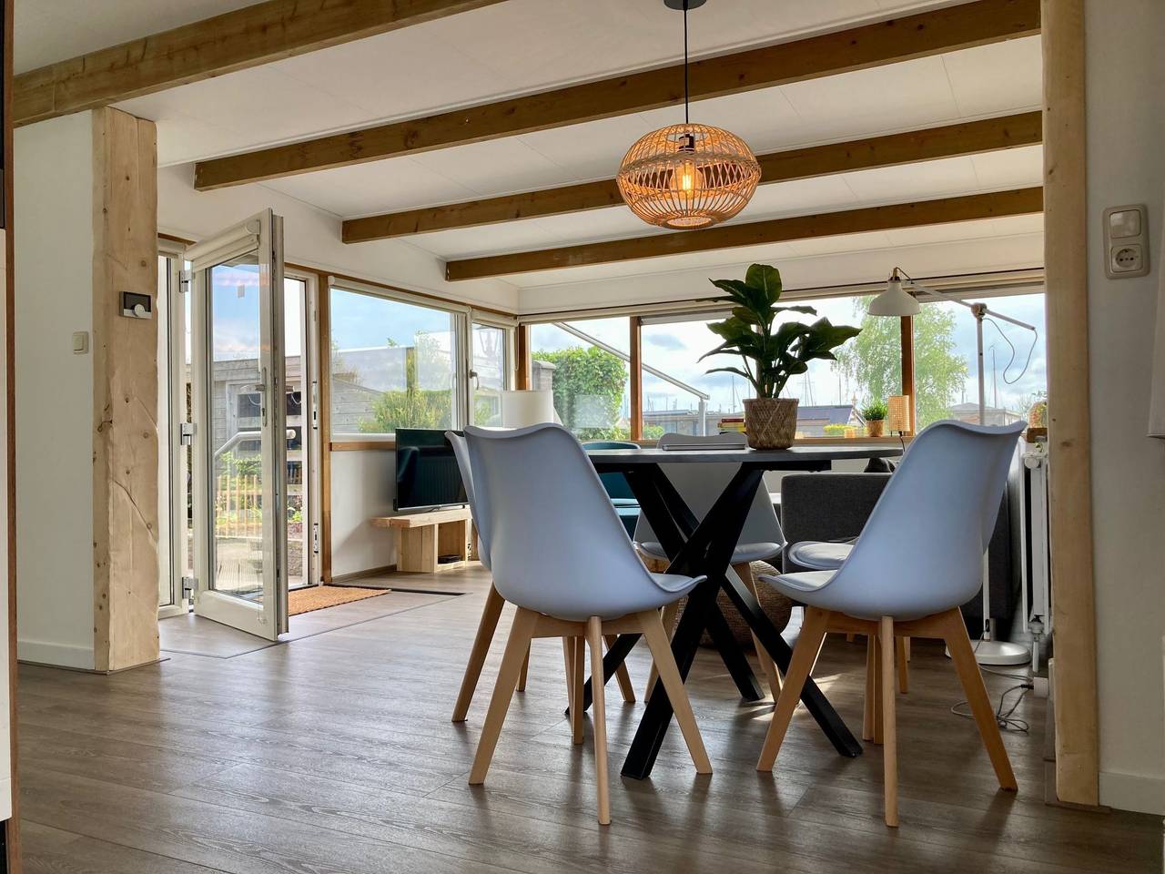 Chalet Ufergrundstück mit eigenem Angelplatz in Oostmahorn, Dongeradeel