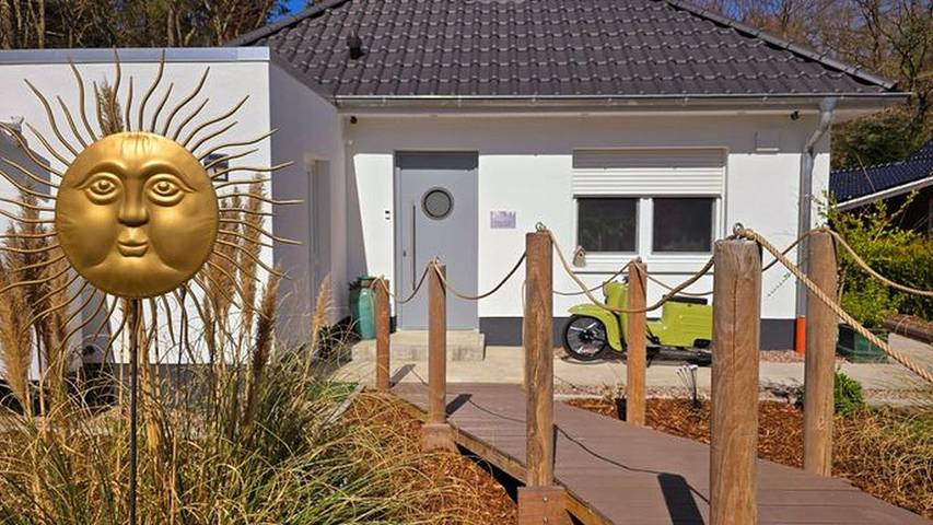 Ferienhaus für 4 Personen, mit Garten und Whirlpool sowie Pool in Wiefelstede