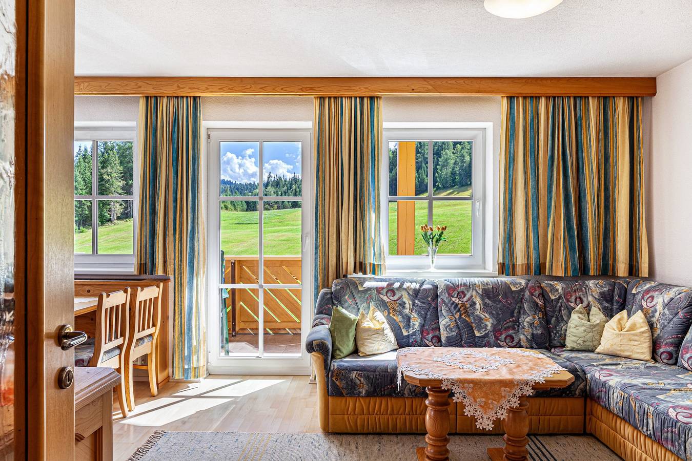 Ganze Wohnung, Ferienwohnung 'Landhaus Sonja 1' mit Bergblick, Terrasse und Wlan in Leutasch, Innsbruck Land