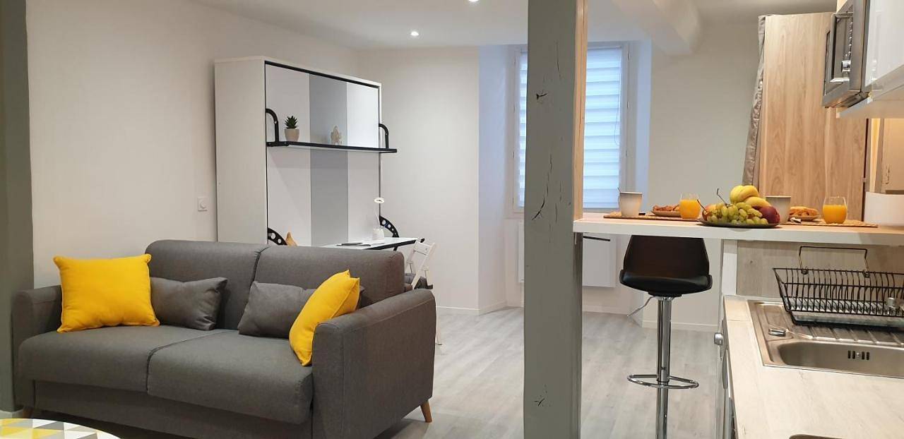 Appartement entier, Studio Apartment in Étampes, Essonne