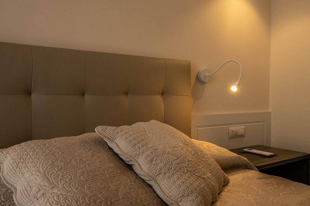Bed & Breakfast a Salerno Id 550 in Salerno, Tyrrhenian Coast Campania