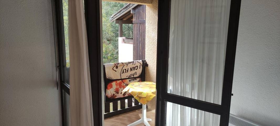 Gîte pour 5 personnes, avec terrasse ainsi que vue et jardin dans Maubuisson - 2