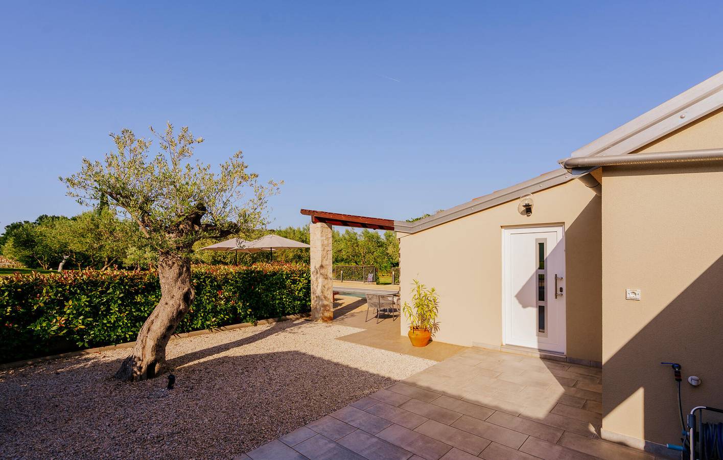 Moderne 74 m² große Wohnung mit beheiztem Pool, 2 km vom Strand entfernt in Rovinj, Rovinj und Umgebung