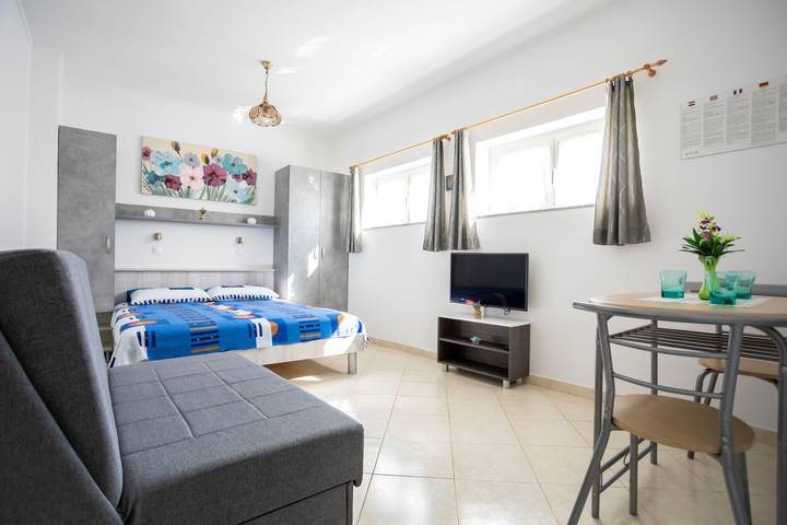 Ganze Wohnung, Ferienwohnung Belavic - 5 in Njivice, Krk