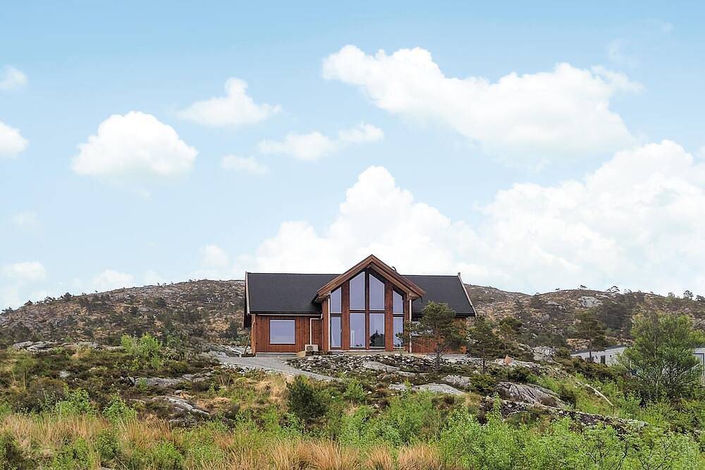 Gemütliches Haus mit 4 Schlafzimmern in Sveio in Hardangerfjord