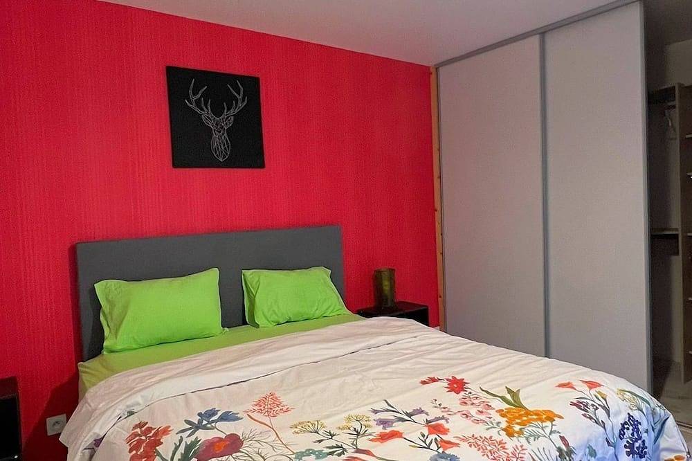 Xxxl town house village center in Bellignat, Nantua