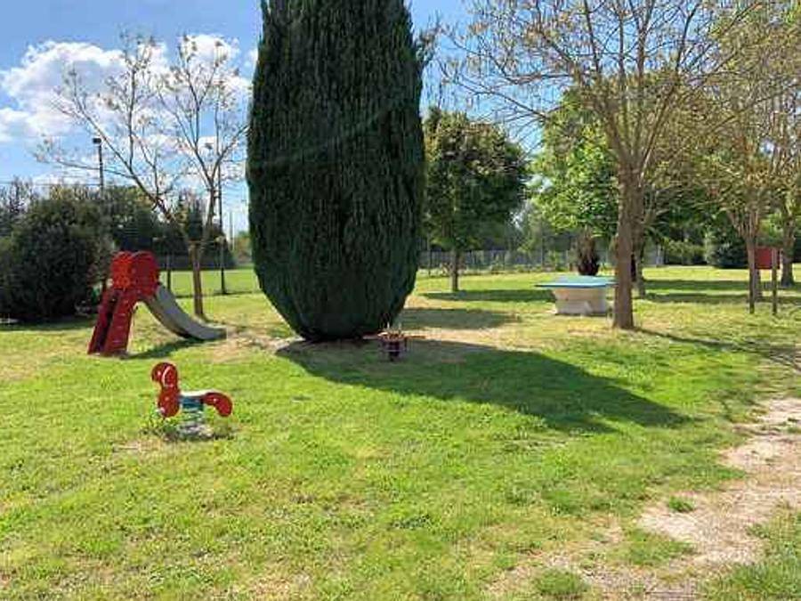 Camping Ile d'Amour - Mobilhome 7 personnes - Gamme Grande Famille 2ch. in Pont-sur-Yonne, Yonne