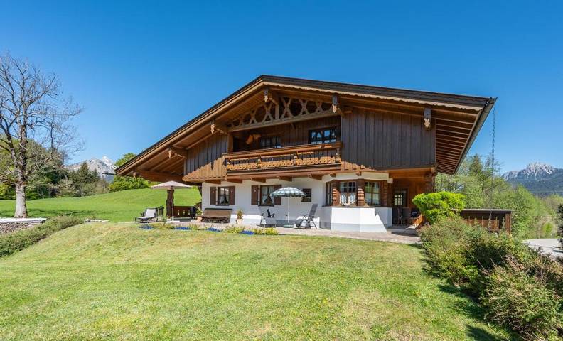 Ferienhaus für 8 Personen, mit Balkon und Terrasse sowie Garten und Ausblick in Breitenwang