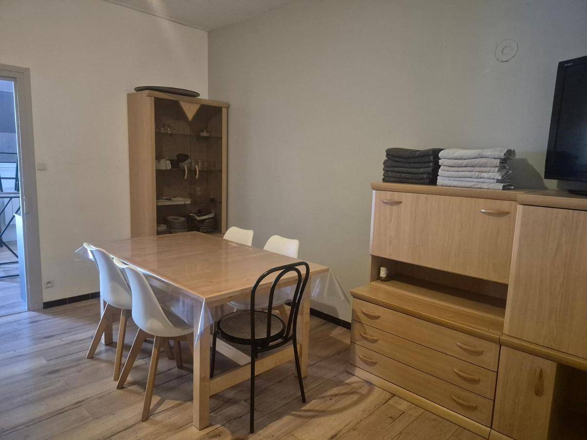 Maison de ville à 10 min du Pal in Dompierre-sur-Besbre, Allier