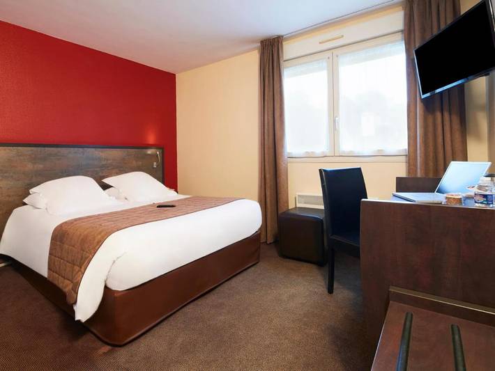 Hôtel pour 2 personnes, avec piscine et jardin à Joué-lès-Tours - 2