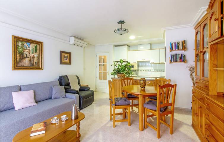 Apartamento vacacional entero, Escapada junto a la playa: Aire acondicionado, cocina americana, terraza y aparcamiento in Santa Pola, Costa Blanca