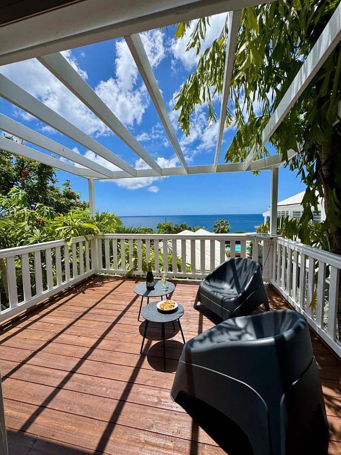 Location de vacances pour 2 personnes, avec piscine ainsi que terrasse et vue dans Plage du Rocroy - 2