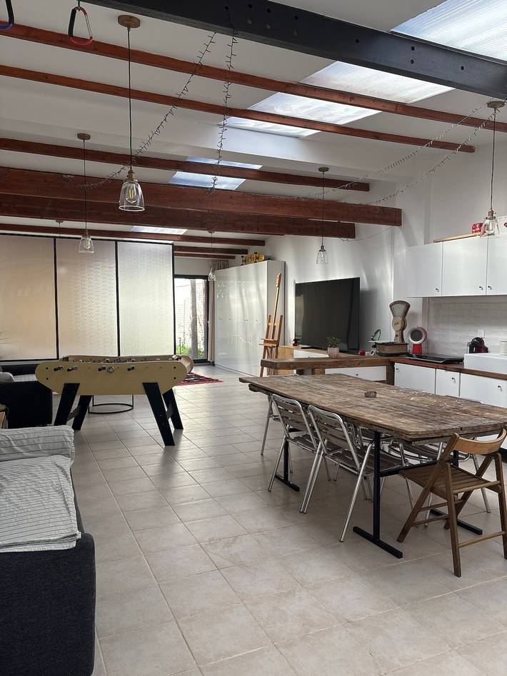 Maison de vacances 'Loft Atelier Paris' avec terrasse partagée, Wi-Fi et climatisation in Montreuil, Seine-Saint-Denis