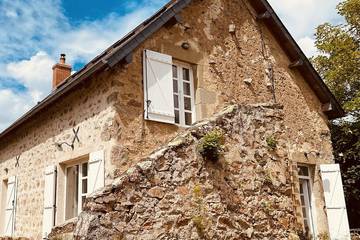 Location de vacances pour 5 personnes, avec jardin et balcon à Cussy-en-Morvan