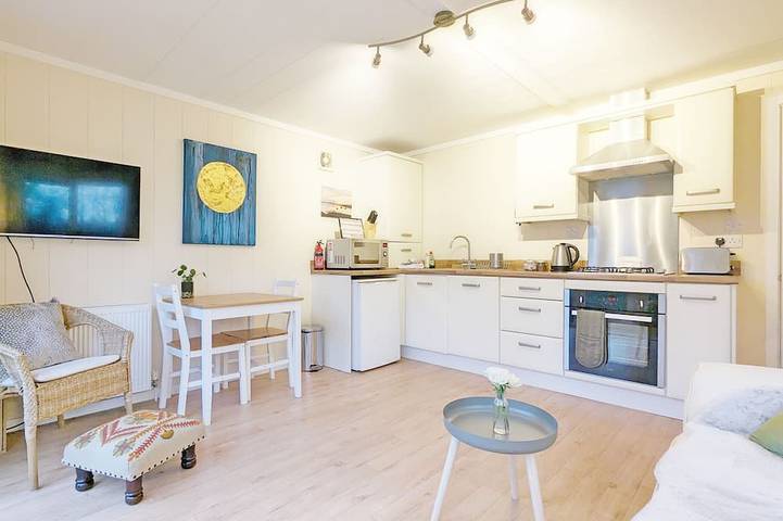 Cottage for 3 people, with Balcony and Garden in Bosham