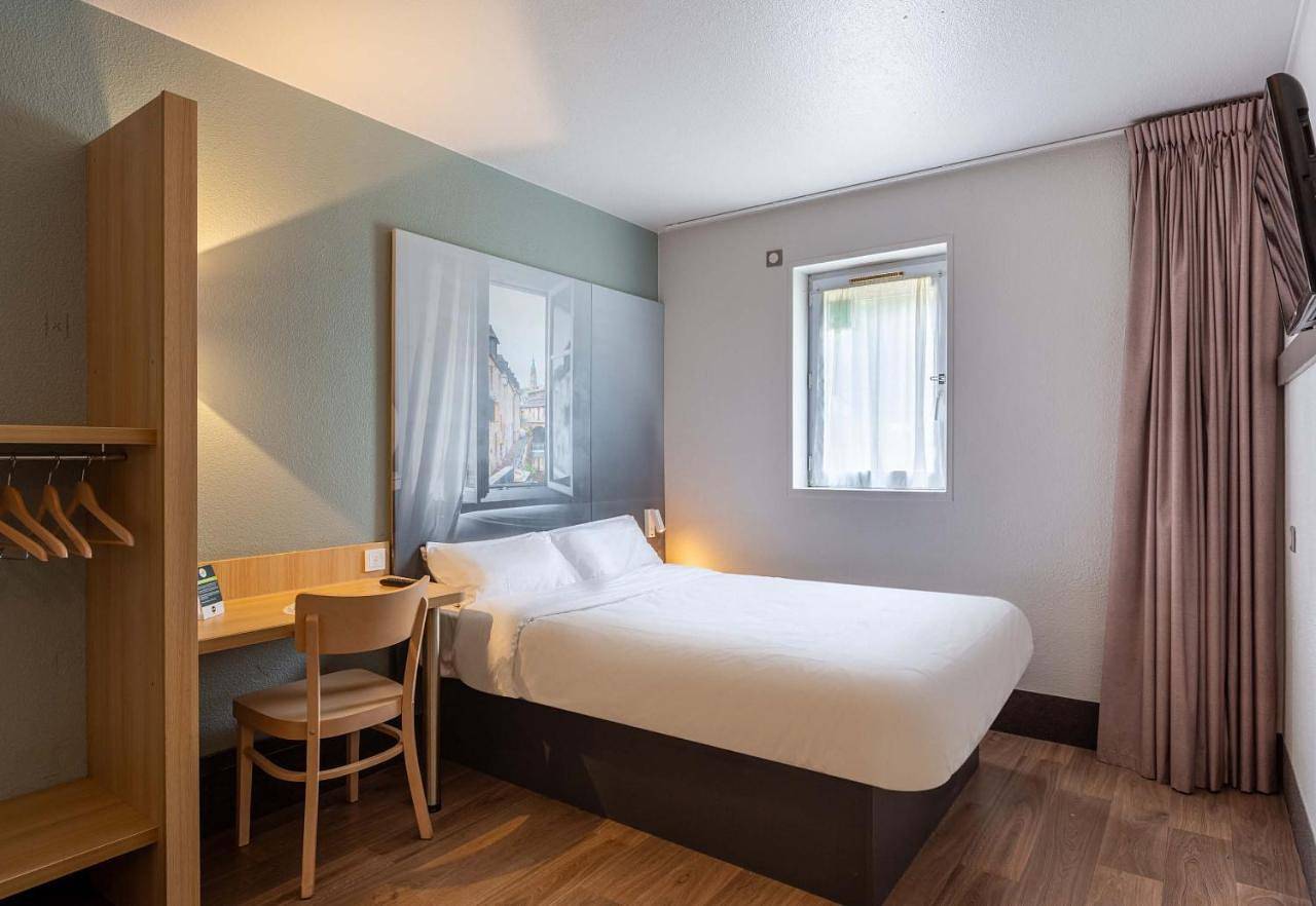 Twin Room in Le Coudray, Région de Chartres