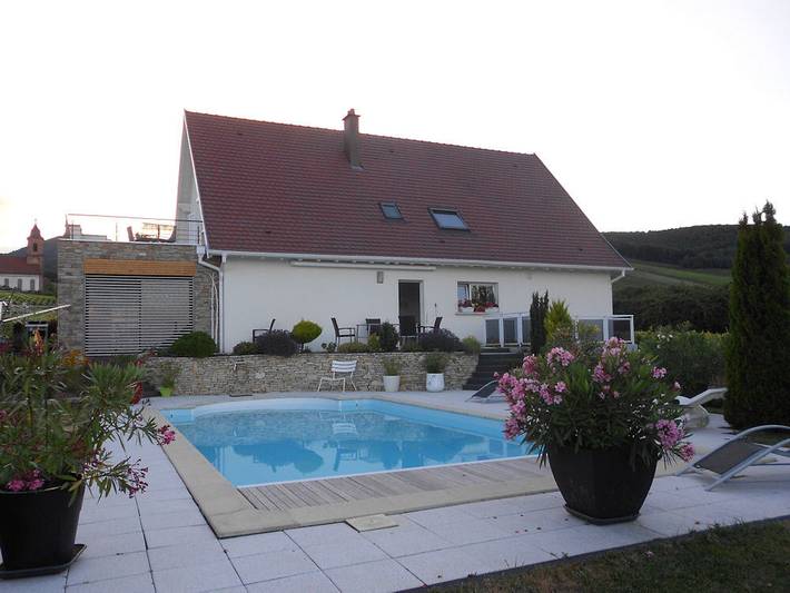 Chambre d’hôte pour 4 personnes, avec Balcon ainsi que Jardin et Piscine