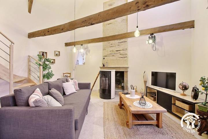 Gîte pour 5 personnes, avec terrasse ainsi que piscine et jardin à Saint-Thuriau