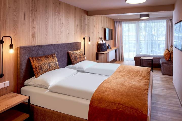 Hôtel pour 4 personnes, avec jacuzzi et piscine ainsi que sauna et jardin