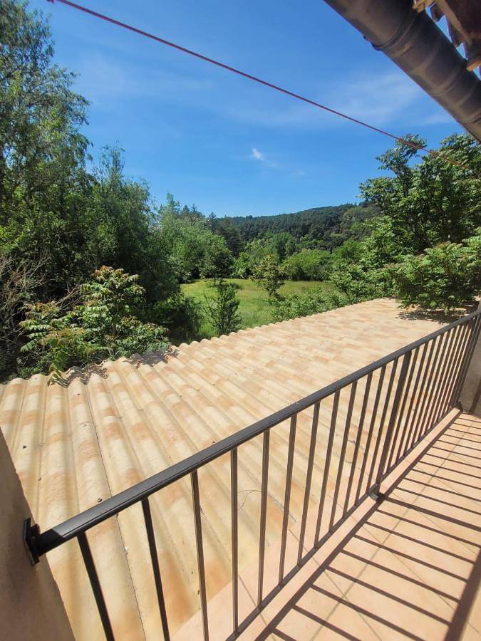 Gîte pour 2 personnes, avec terrasse et vue, animaux acceptés à Vinezac - 2
