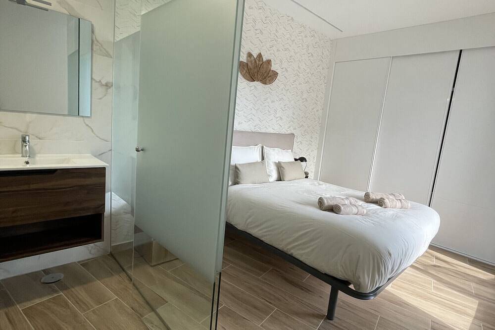 Entire apartment, Casa Hermano - Stylish apartment in Villamartín. in Panorama Golf, Orihuela