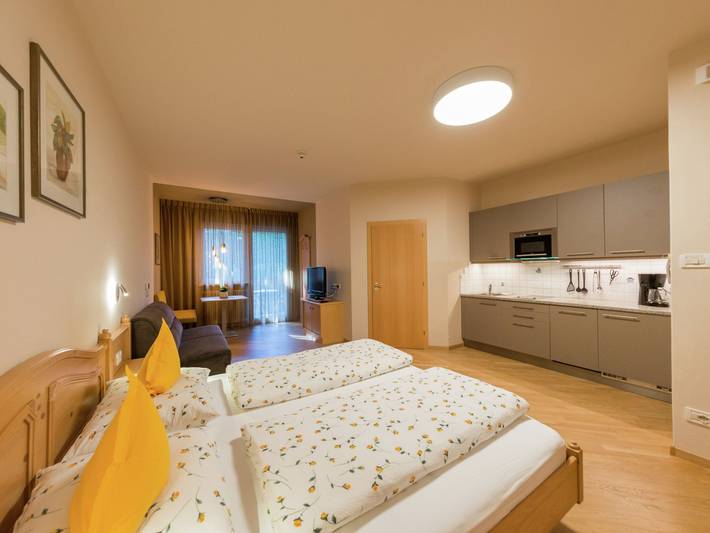 Ferienwohnung für 2 Personen, mit Pool und Garten in Meran - 3