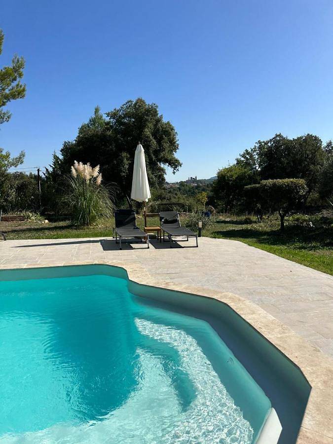 Gîte pour 2 personnes, avec jardin ainsi que vue et piscine à Rians - 2