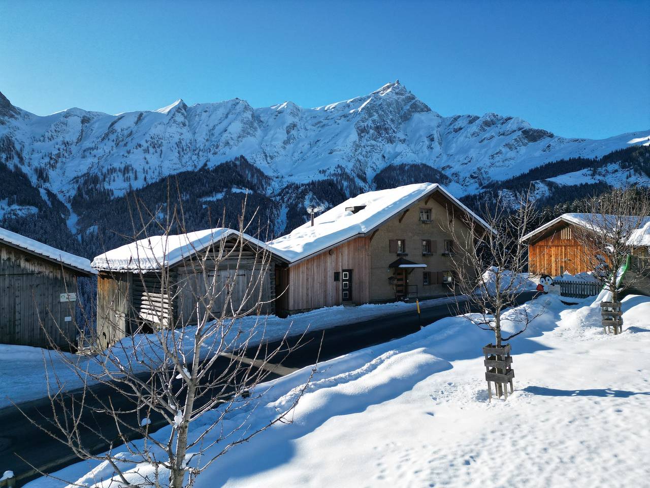 Appartamento intero, Ferienwohnung Hof Beeli - appartamento a 5 letti in Tschappina, Reno Posteriore