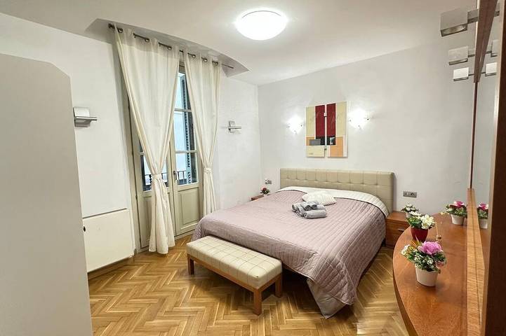 Entire apartment, La rambla guest house 2025 in Barcelona Centre, Barcelona