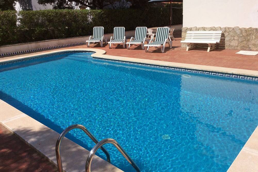 Villa for 6 people with parking and private pool. in Cala Galdana, Ferreries