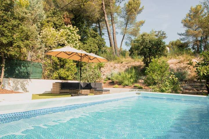 Ferienhaus für 13 Personen, mit Terrasse und Garten sowie Pool