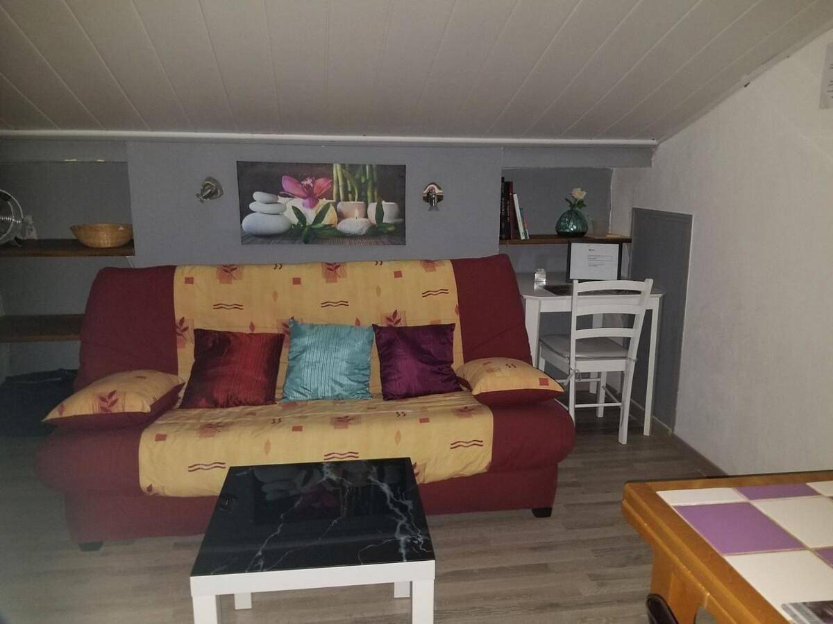 Appartement entier, Les Marronniers Charmant petit appartement a La Tour d'Aigues Vaucluse in La Tour-d'Aigues, Parc naturel régional du Luberon