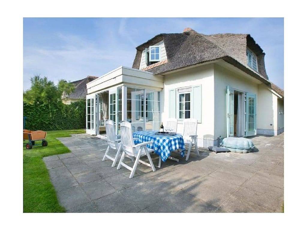 Villa in Domburg met zwembad in Domburg, Walcheren