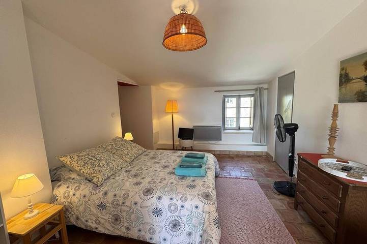 Appartement entier, Studio Ouest - Chambre Vignoble Château Barbebelle in Rognes, Région d'Aix-en-Provence