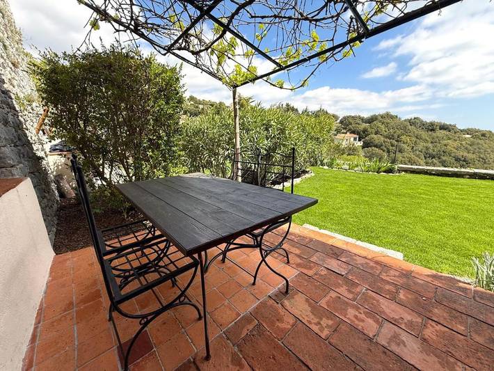 Location de vacances pour 6 personnes, avec piscine ainsi que vue et jardin à Mons (Var) - 3