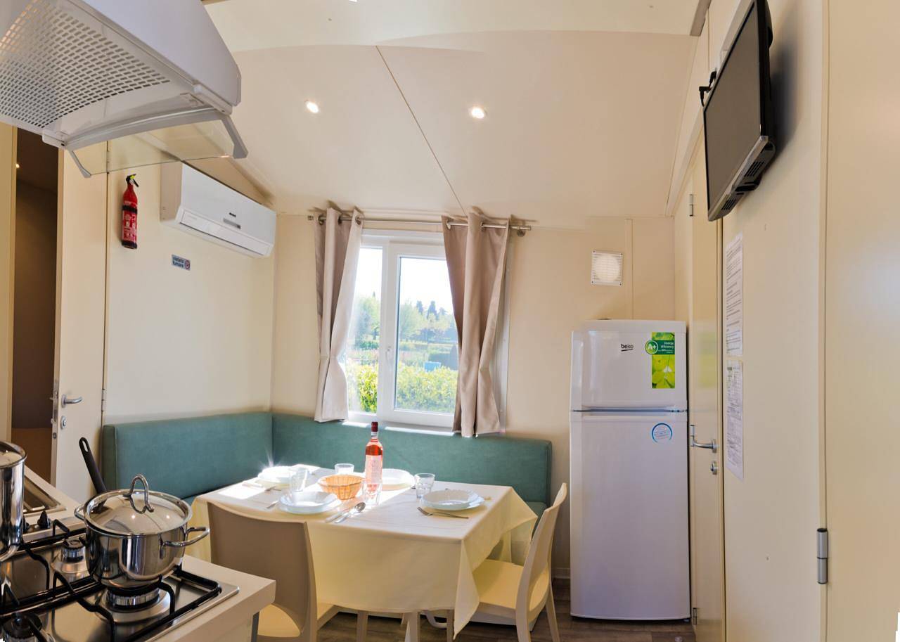 Feriendorf Le Palme Mobilehome Lodge für 4 Personen in Lazise, Gardasee-Berge