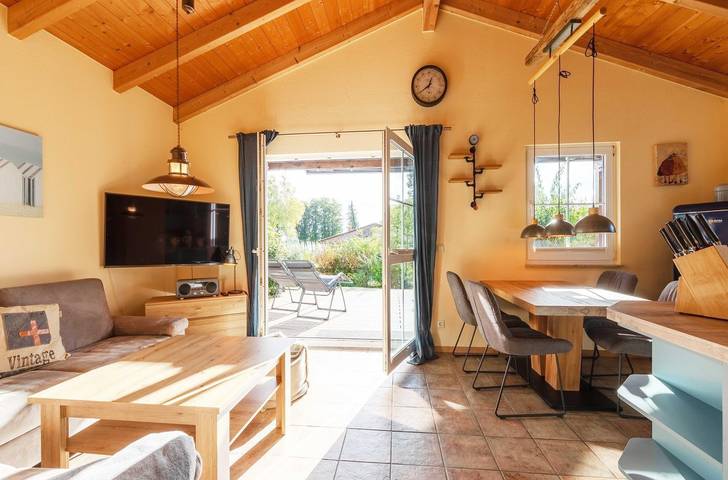 Ferienhaus für 4 Personen, mit Terrasse und Garten in Jabel
