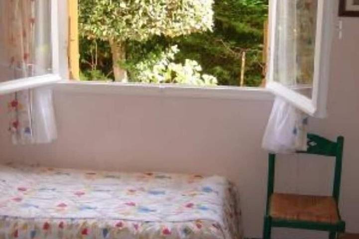 Appartement entier, Appartement 75 m2 environ avec grande terrasse et jardin fleuri, proximité plage in Antibes, Côte méditerranéenne (France)