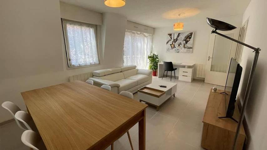 Gîte pour 6 personnes, avec jardin et terrasse à Saint-Julien-en-Genevois - 2