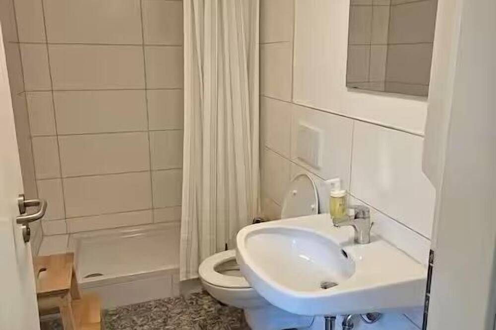 Ganze Wohnung, Mehrbettzimmer für 3 Gäste mit 15m² in Gomadingen (297579) in Gomadingen, Neckar-Alb