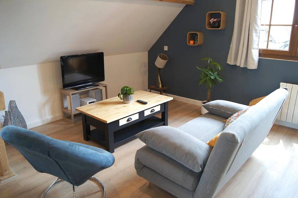 Appartement entier, Logement entier indépendant avec espace extérieur in Saint-Jean-du-Cardonnay, Région de Rouen