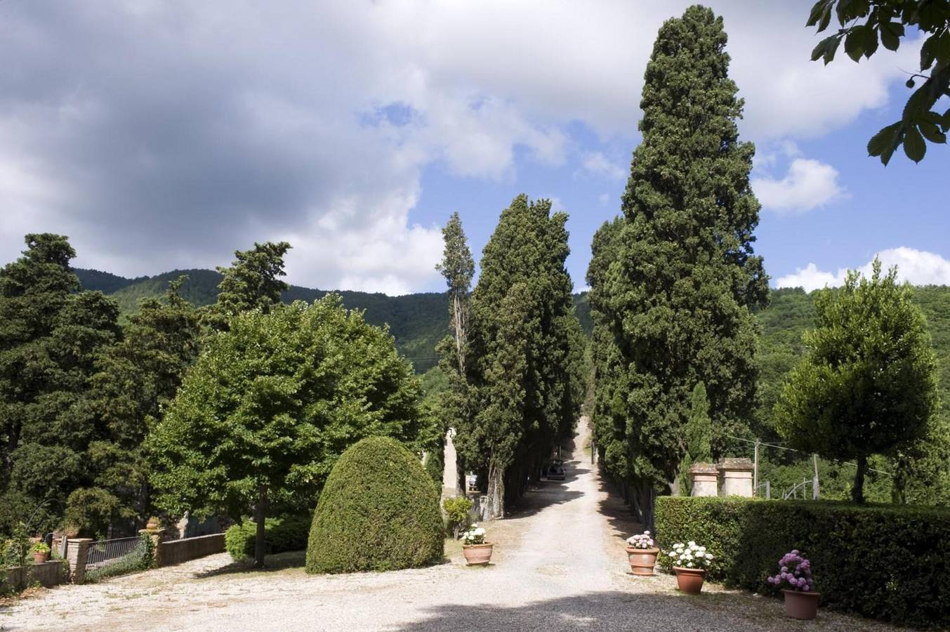 Villa Gemma-Barberino di Mugello with Lake View, Private Pool, and Wi-Fi. Sleeps 6/8. in Barberino di Mugello, Florence Province